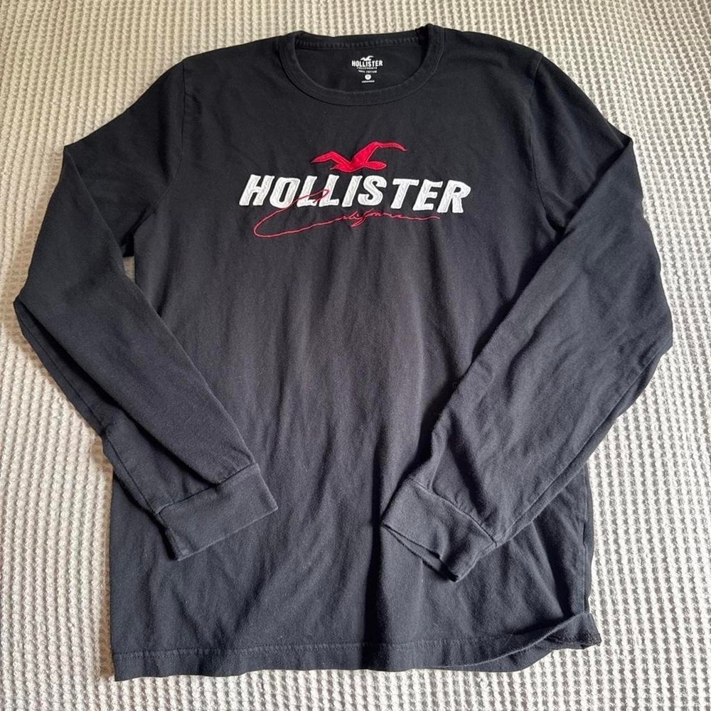 Hollister Men's Graphic Long Sleeve Shirt